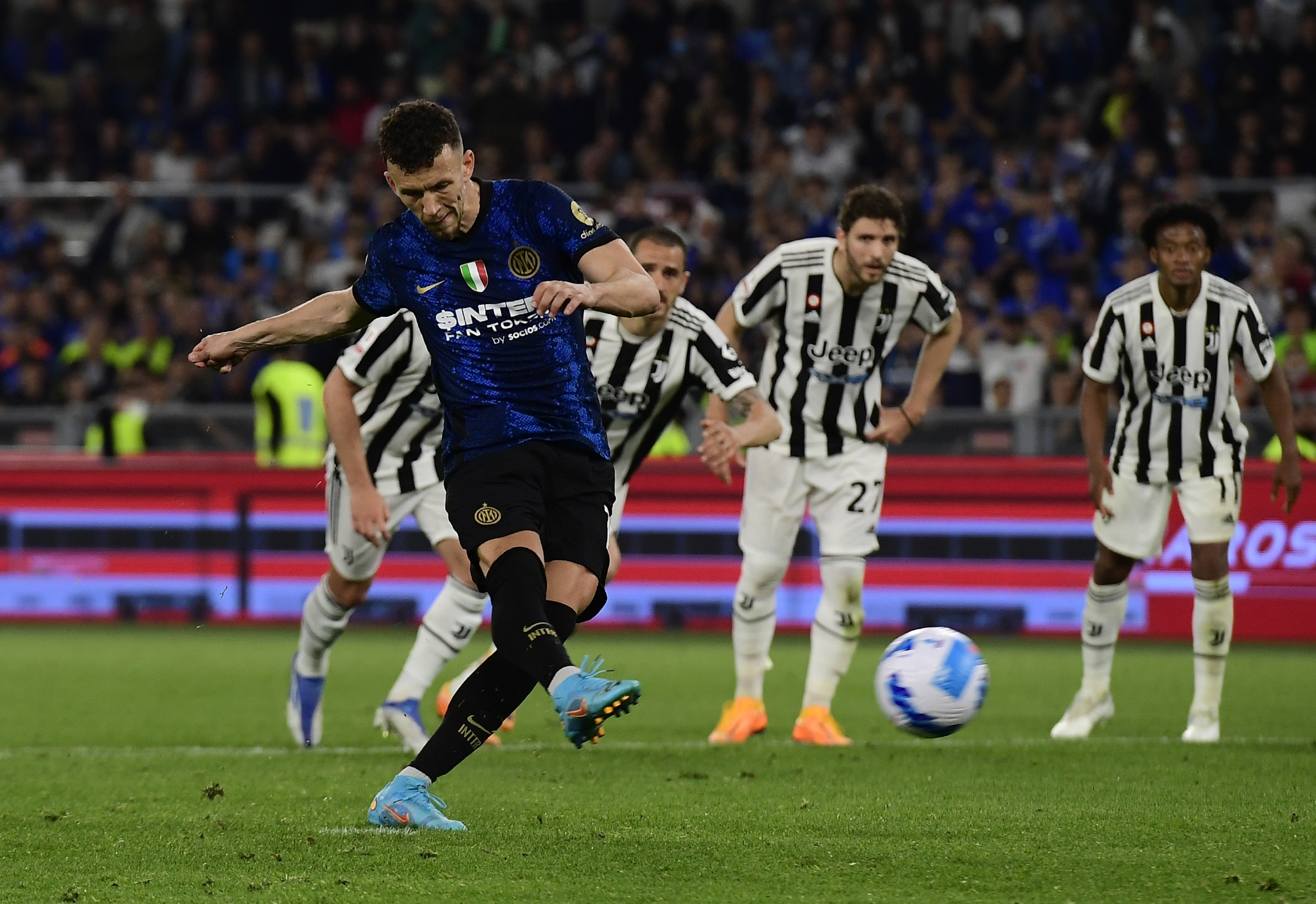 爱游戏官网-浙江稠州发布备战花絮,关键时刻外线爆发,意大利杯任务艰巨,年轻球员得到机会(2024稠州队)